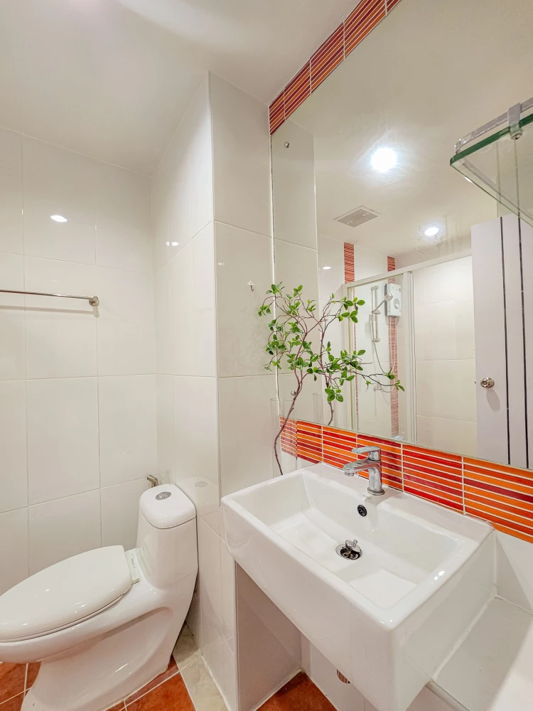 ขายด่วนๆ The Green Condo 2 ห้องแต่งน่าอยู่ โทนขาวสบายตา ราคาสบายกระเป๋า มาเป็นเจ้าของได้แล้ววันนี้