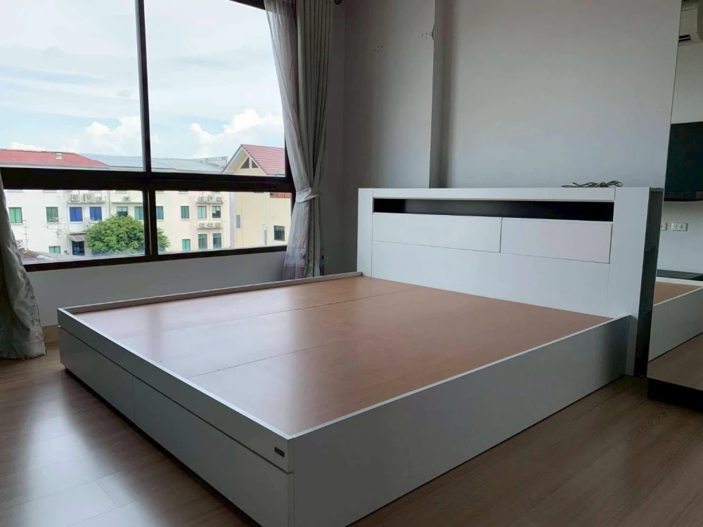 Urgent sale! The Niche Mono Bangna. Large, comfortable rooms with ample living space. Own yours today! Don't miss out!