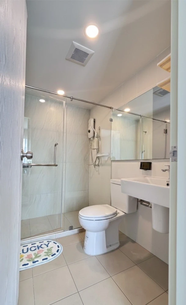 ขายด่วนๆ The Origin Sukhumvit 105 ห้องพร้อมอยู่ ชั้น8 วิวสระว่ายนํ้า ราคากันเอง มาจับมาจองเป็นเจ้าของได้แล้ว