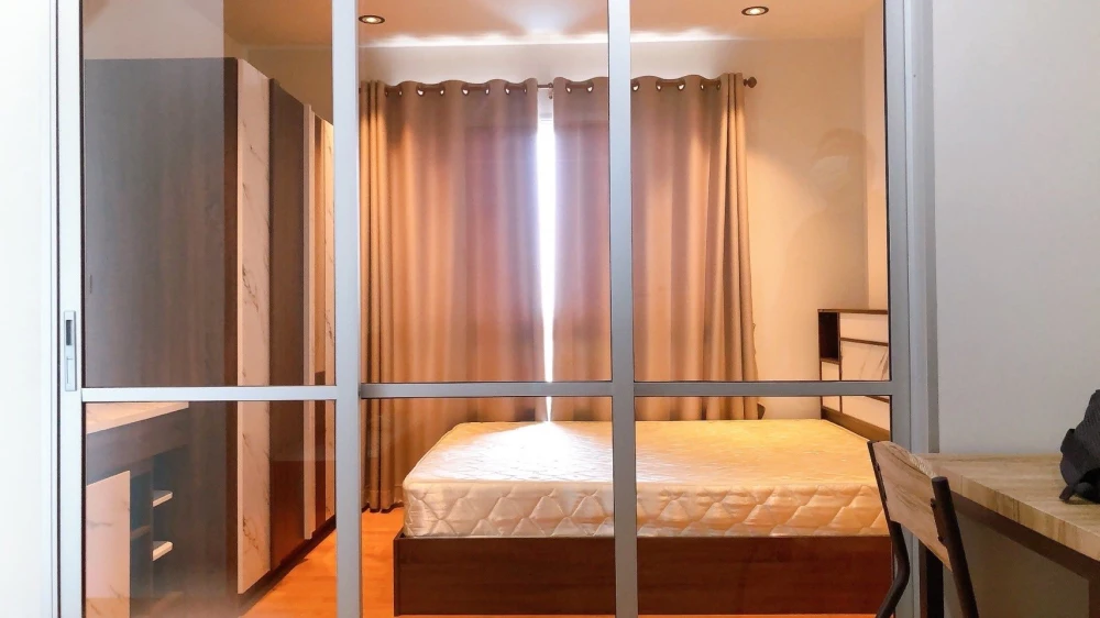 ขายด่วนๆ  The President เพชรเกษม บางแค ห้องกั้นแยกเป็นสัดส่วน เฟอร์ เครื่องใช้ไฟฟ้าครบ ซื้อเลย