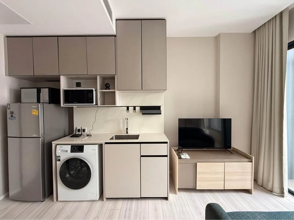 ขายด่วนๆ The Room Phayathai ห้องกั้นแยกอย่างดี ชั้นสูง เฟอร์ เครื่องใช้ไฟฟ้าครบ ซื้อเลยจ้า อย่ารอช้า