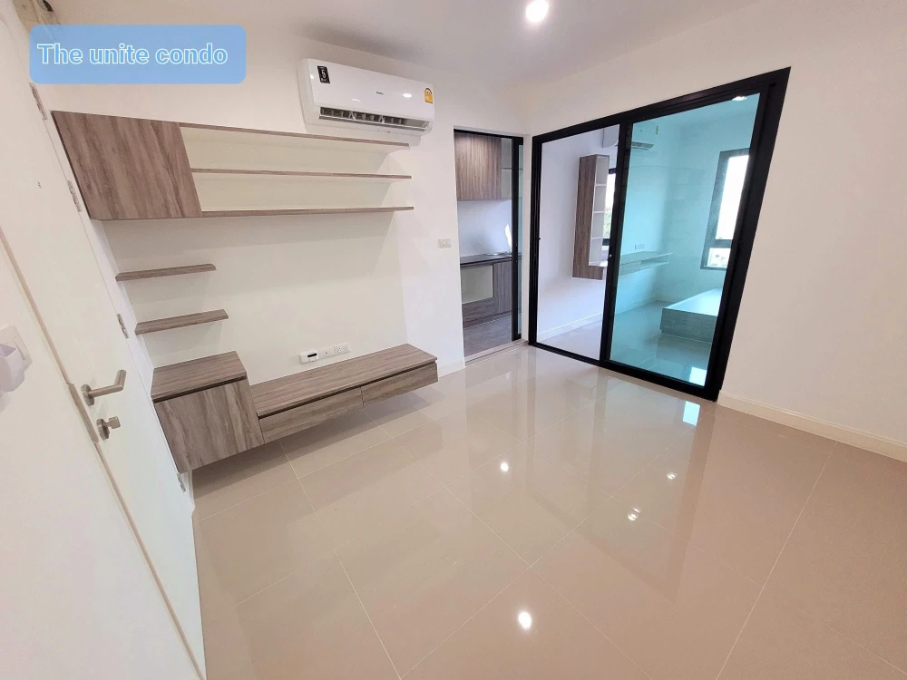 ขายด่วนๆ The Unite Condo Onnut-Pattanakarn ห้องพร้อมอยู่ เฟอร์นิเจอร์ครบตกแต่ง และ Built In อย่างดี ซื้อเลย