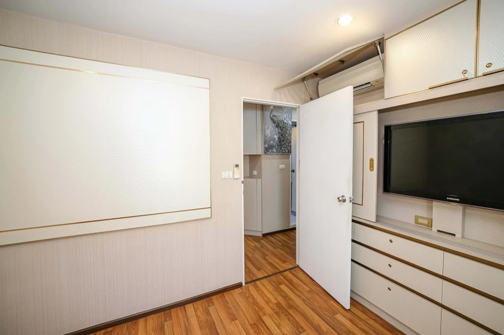 ขายด่วนๆ U @ Huamak Station ห้องแต่งน่าอยู่ Built-in ทั้งห้อง สไตล์ Modern  เฟอร์นิเจอร์ครบ Full Furnished พร้อมอยู่ ซื้อเลย