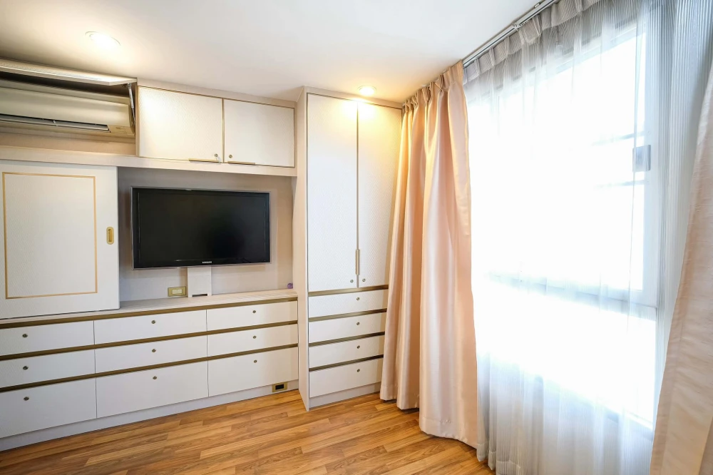 ขายด่วนๆ U @ Huamak Station ห้องแต่งน่าอยู่ Built-in ทั้งห้อง สไตล์ Modern  เฟอร์นิเจอร์ครบ Full Furnished พร้อมอยู่ ซื้อเลย