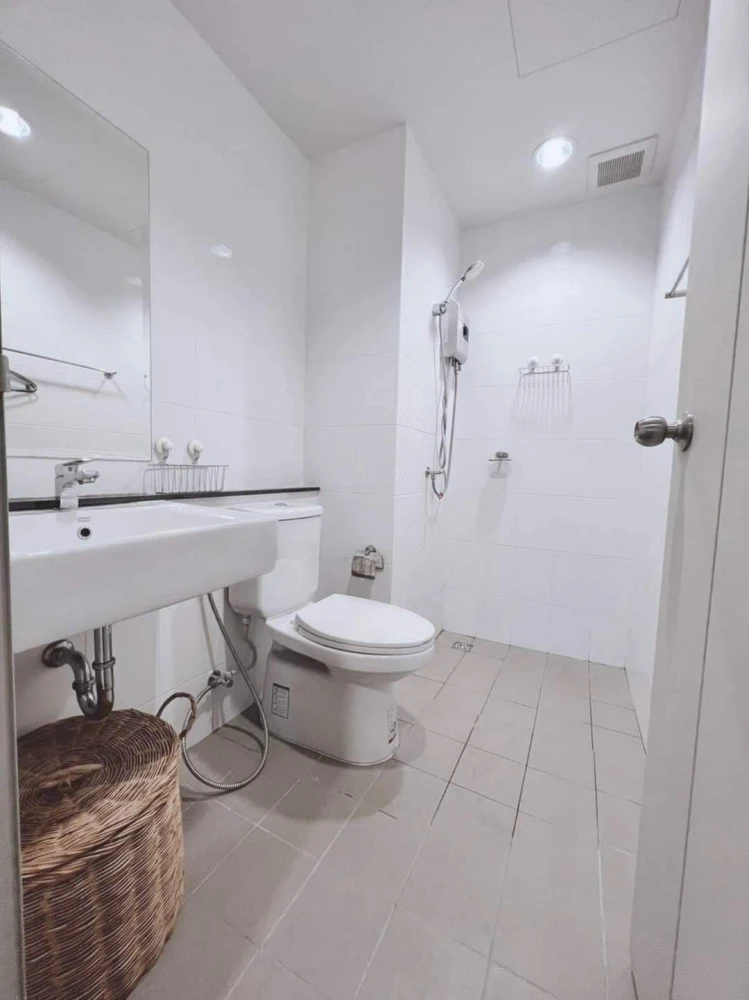 ขายด่วนๆ Unio Sukhumvit 72 ห้องพร้อมอยู่ เฟอร์ เครื่องใช้ไฟฟ้าครบ ราคาอย่างโดน ซื้อเลย