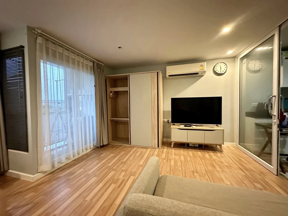 ขายด่วนๆ  We condo ห้องมุมมีความเป็นส่วนตัว ราคาอย่างโดน มาเป็นเจ้าของได้แล้ววันนี้ อย่าพลาด