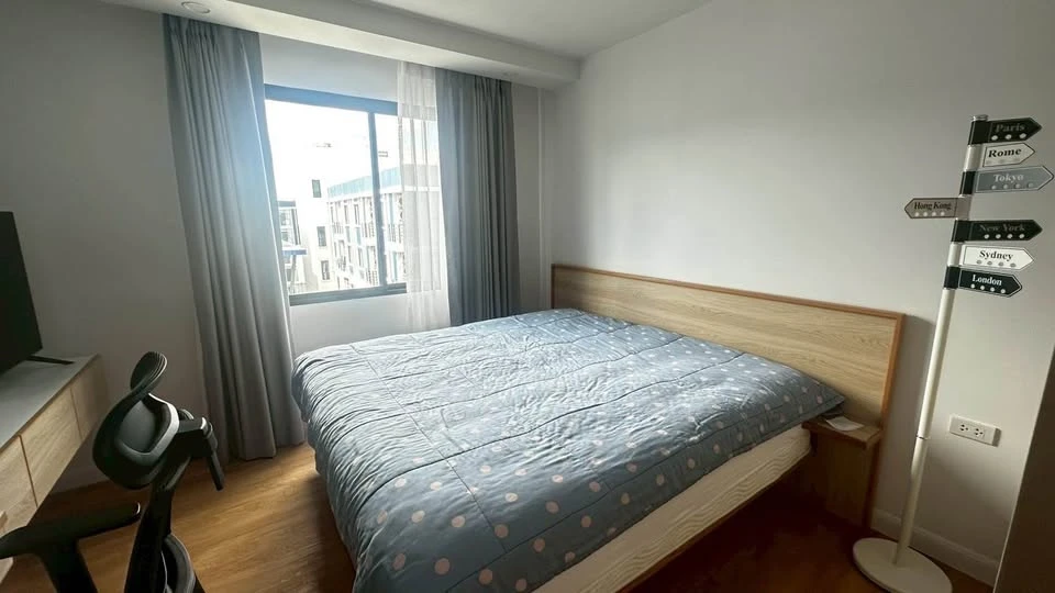 Selling a spacious and comfortable V Condo Salaya unit on the top floor with pool view. Own it today! Don't miss this opportunity.