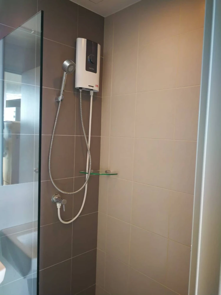 ขาย/เช่า คอนโด ไอดีโอ โมบิ สุขุมวิท อีสท์เกต ชั้น15 วิวสระว่ายน้ำห้องมุม   เฟอร์บิวท์อิน+เครื่องไฟฟ้า+เครื่องซักผ้าครบ พร้อมอยู่