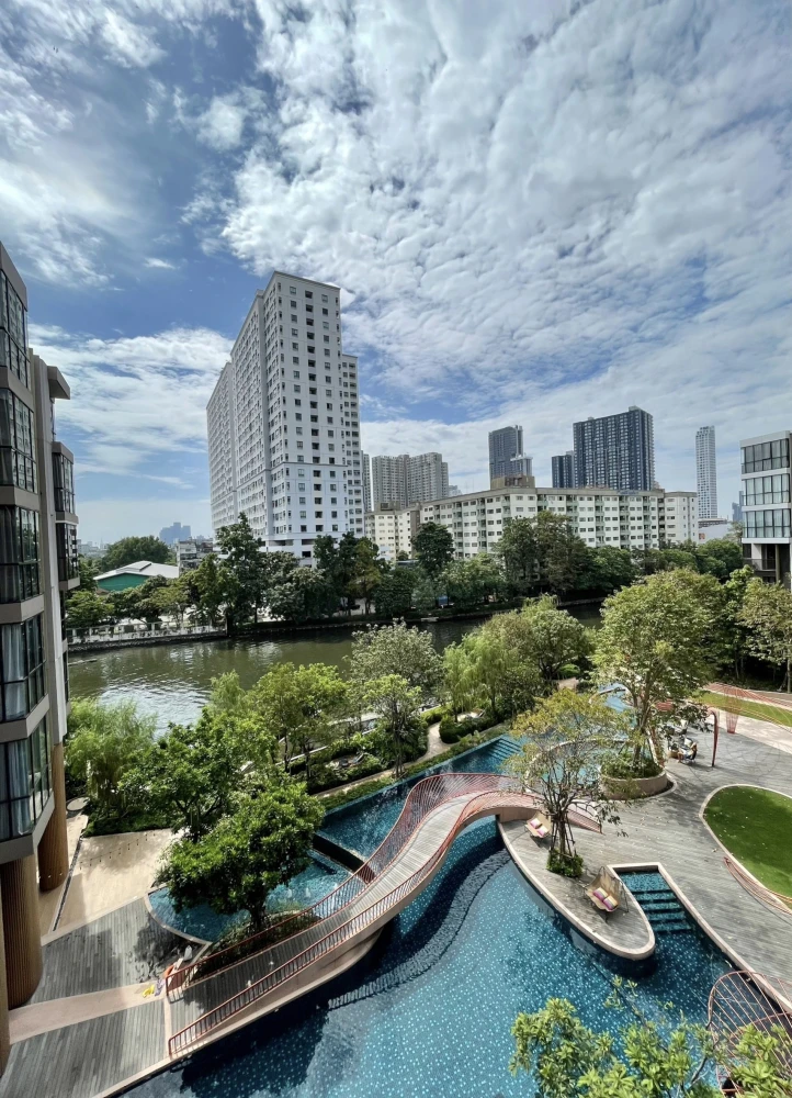 ขายและให้เช่าคอนโด วิวสระว่ายน้ำ พร้อมอยู่ บรรยากาศรีสอร์ต ✨ โครงการ KAWA HAUS Onnut 77