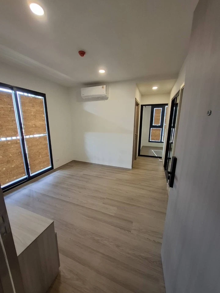 Selling a reservation for Origin Play Bangkhunnon Triple Station, corner unit, great location, beautiful garden view, don't miss it.