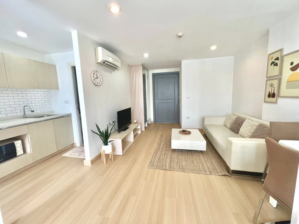 ขาย/ให้เช่า อิลีเม้นท์ ศรีนครินทร์ ห้องพร้อมอยู่ เฟอร์พร้อม หิ้วกระเป๋าเข้าอยู่ได้เลย