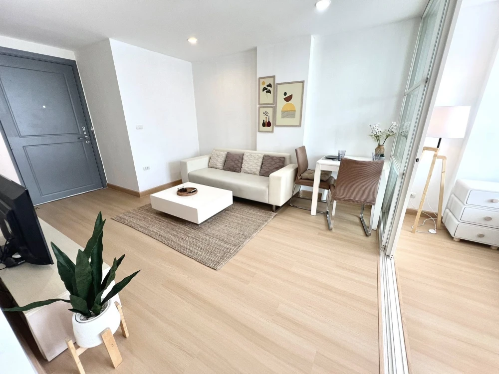 ขาย/ให้เช่า อิลีเม้นท์ ศรีนครินทร์ ห้องพร้อมอยู่ เฟอร์พร้อม หิ้วกระเป๋าเข้าอยู่ได้เลย