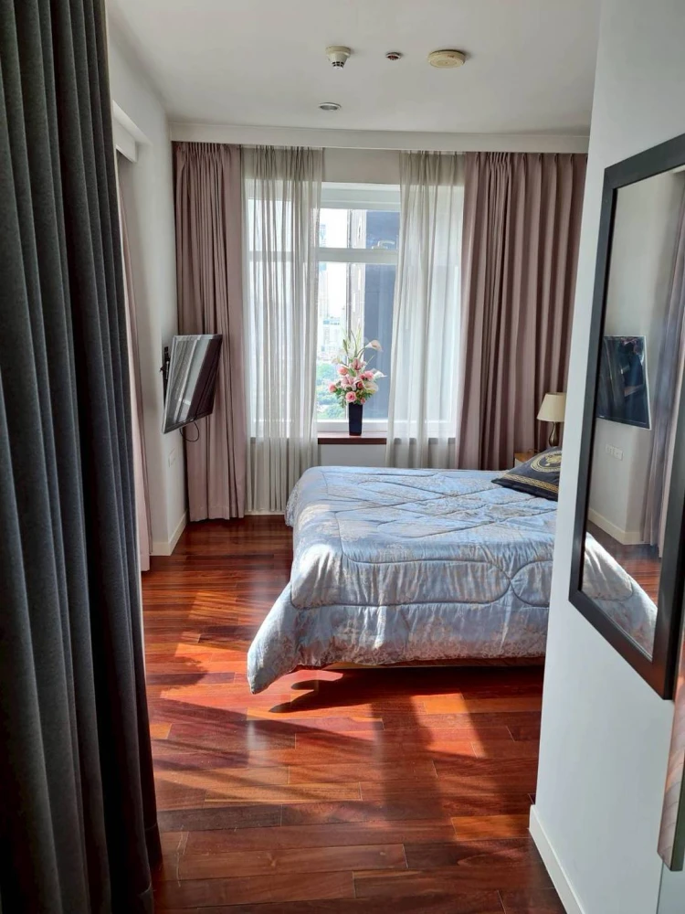 ขาย/ให้เช่า เซอร์เคิล คอนโดมิเนียม พร้อมอยู่