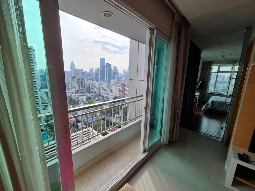 ขาย/ให้เช่า เซอร์เคิล คอนโดมิเนียม พร้อมอยู่