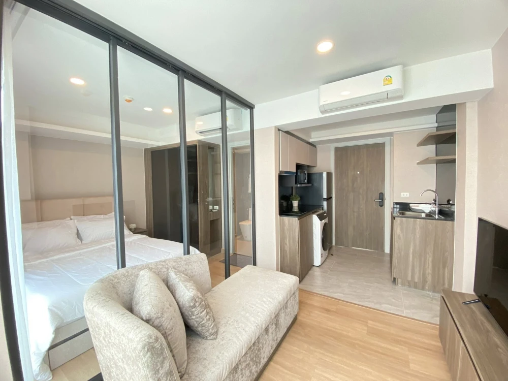 ขาย/ให้เช่า LLOYD Soonvijai - Thonglor Condo ห้องน่าอยู่ เฟอร๋ครบ + เครื่องใช้ไฟฟ้าพร้อม จองเลยก่อนพลาด!!