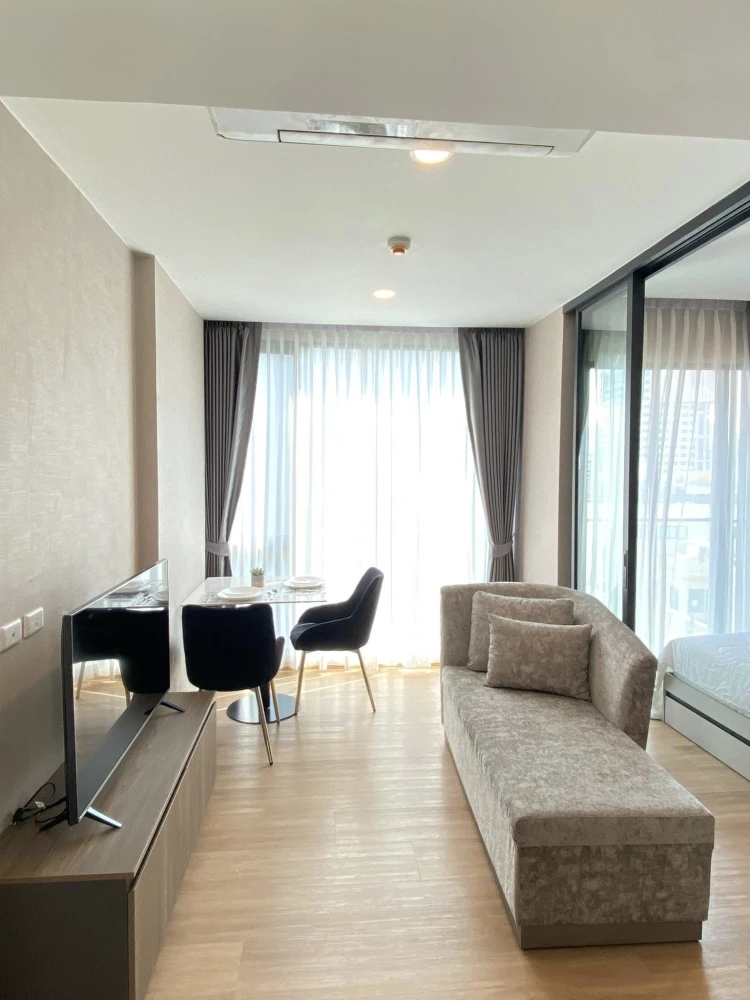 ขาย/ให้เช่า LLOYD Soonvijai - Thonglor Condo ห้องน่าอยู่ เฟอร๋ครบ + เครื่องใช้ไฟฟ้าพร้อม จองเลยก่อนพลาด!!