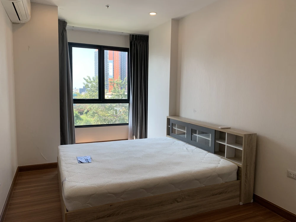 For sale/rent: Supalai Premier Charoen Nakhon. Nice room, fully furnished. Book now!