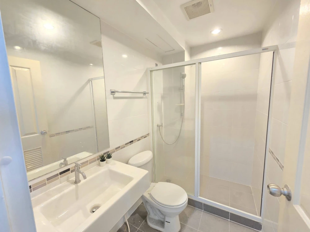 ขาย/ให้เช่า The Log 3 Sukhumvit 101/1 ห้องน่าอยู่ ชั้นไม่สูง เฟอร์พร้อม จองเลย