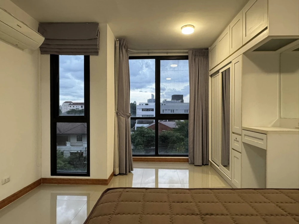 ขาย คอนโดชาร์โตว์ อินทาวน์ สุขุมวิท 62/1 ห้องพร้อมอยู่ เฟอร ์เครื่องใช้ไฟฟ้าครบ ราคาอย่างโดน จองเลย