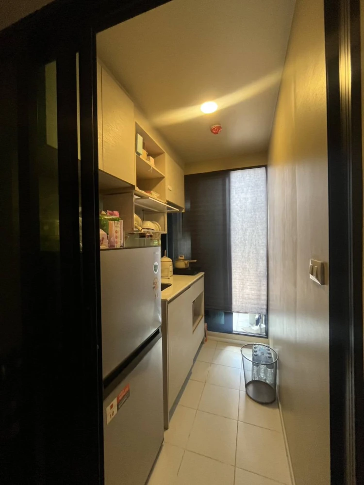 ขาย คอนโด ชีวาทัย ฮอลล์มาร์ค ลาดพร้าว-โชคชัย 4 ห้องกั้นเป็นสัดส่วน โซฟาใหญ่นั่งสบาย จับจองด่วนๆ