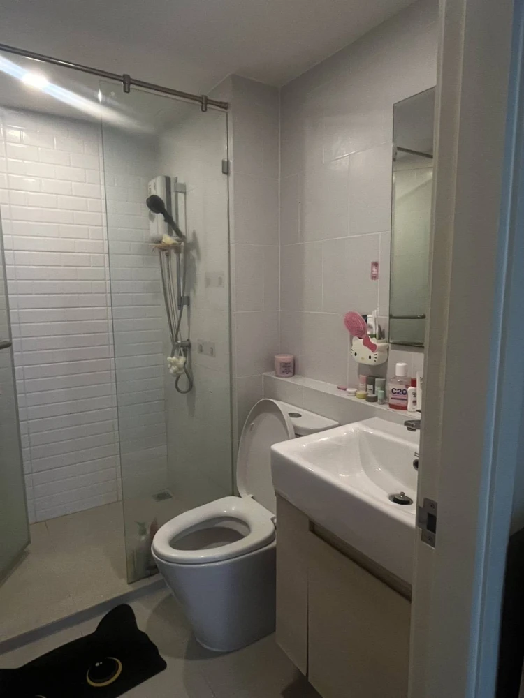 ขาย คอนโด ชีวาทัย ฮอลล์มาร์ค ลาดพร้าว-โชคชัย 4 ห้องกั้นเป็นสัดส่วน โซฟาใหญ่นั่งสบาย จับจองด่วนๆ