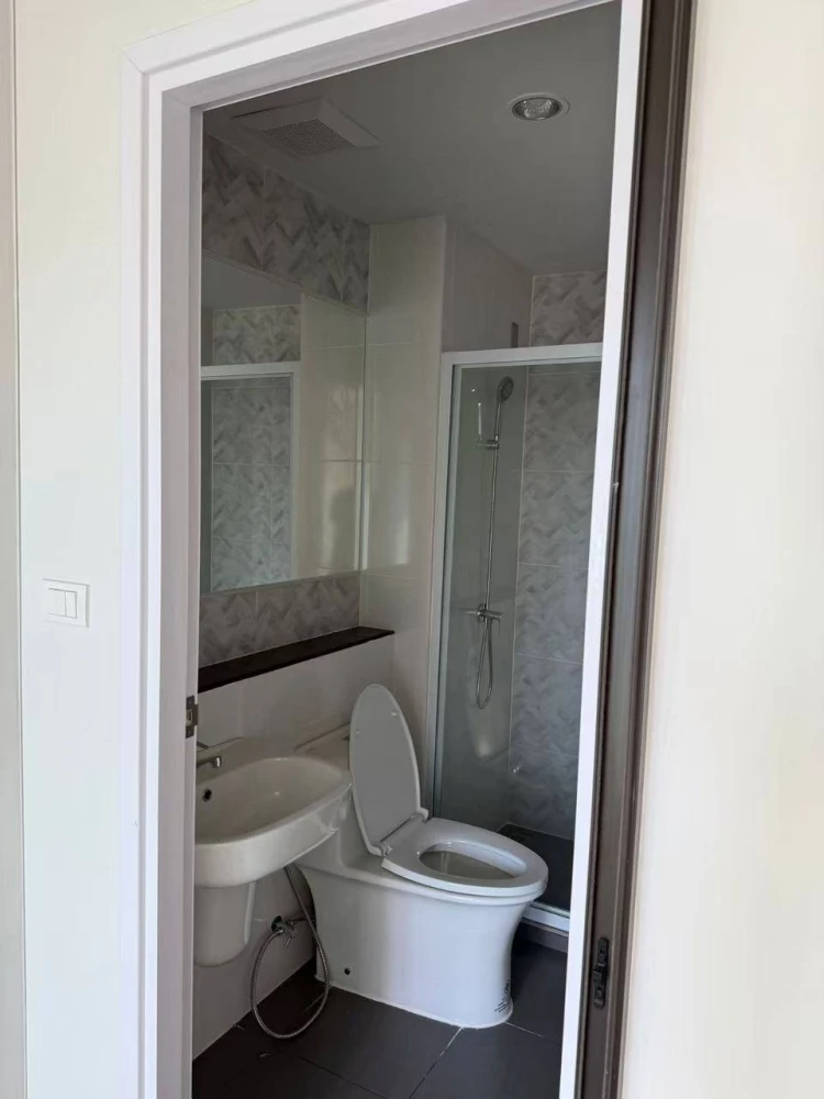 ขาย คอนโด รีเจ้นท์ โฮม วุฒากาศ ห้องใหม่สภาพดี ซื้อเลย!!