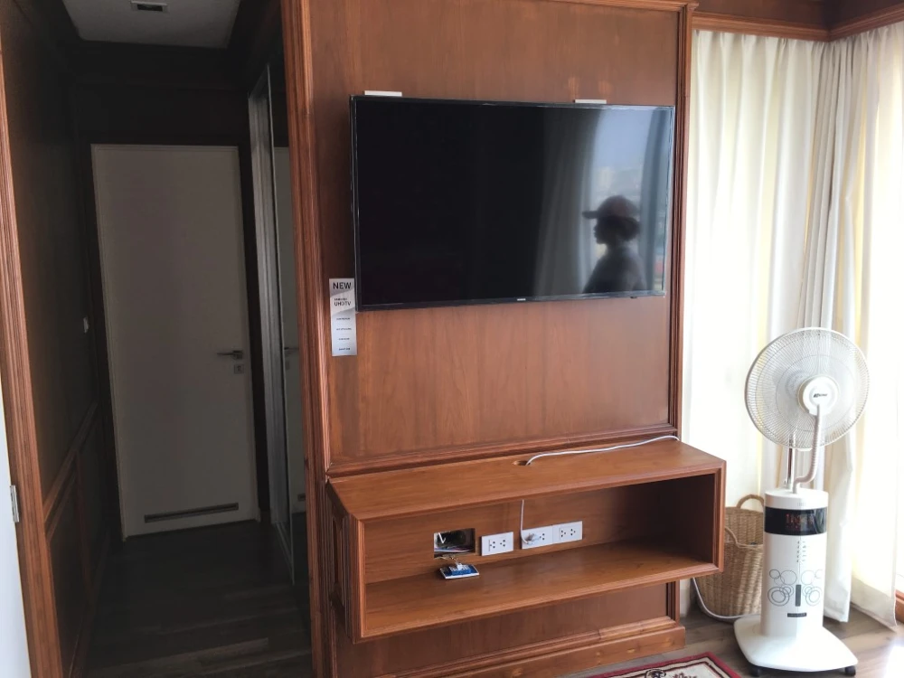 ขาย คอนโด เดอะ รูม สาทร-ตากสิน ห้องกว้างมาก ทำเลดี พร้อมเข้าอยู่ อย่ารอช้า!