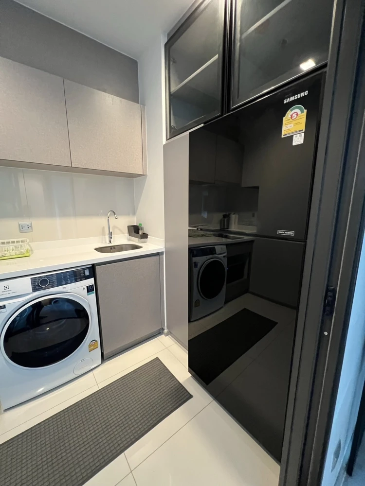 ขาย คอนโด ไลฟ์ อโศก-พระราม 9 ห้องสวย พร้อมอยู่ ราคาดีสุด ซื้อเลย!!