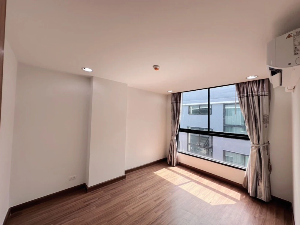 ขาย ซีนิธเพลส สุขุมวิท 42 ห้องพร้อมอยู่ กว้างขวาง จองเลยห้ามพลาด