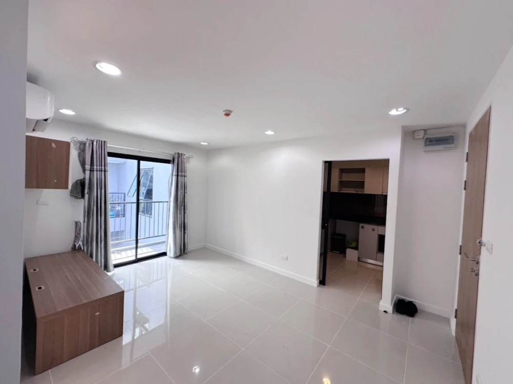 ขาย ซีนิธเพลส สุขุมวิท 42 ห้องพร้อมอยู่ กว้างขวาง จองเลยห้ามพลาด