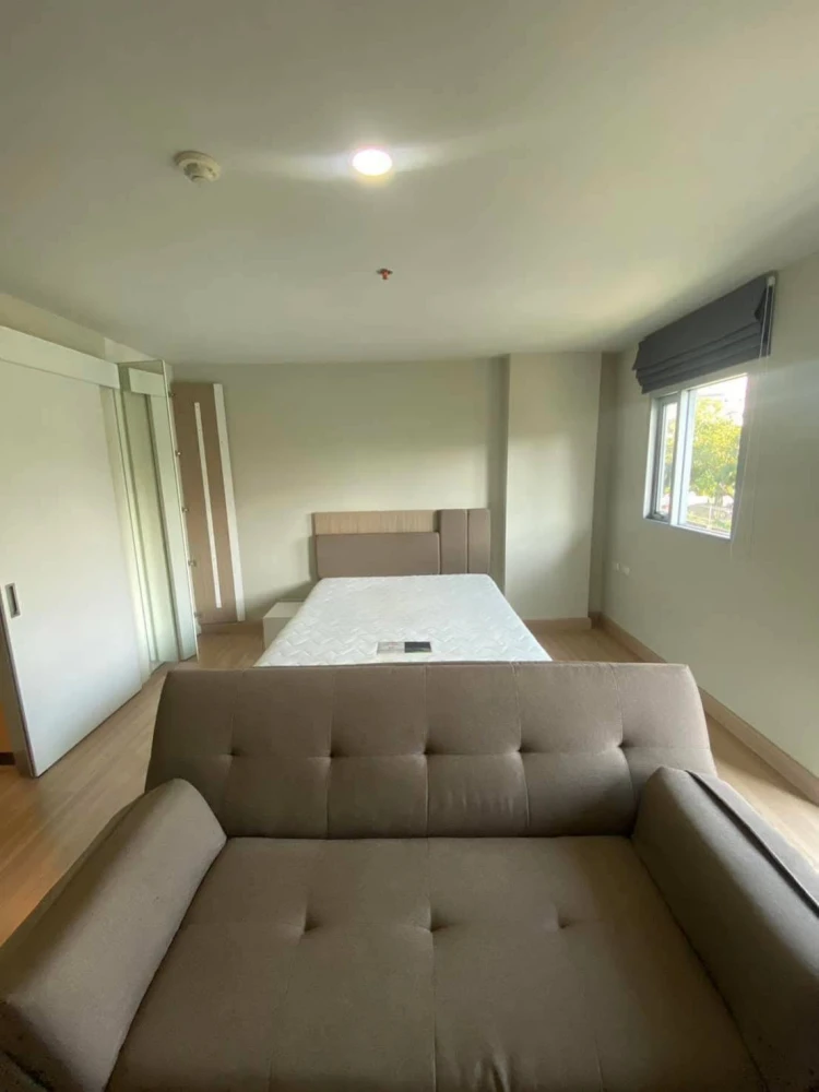 For sale: The Escape Condominium, Sukhumvit 101/1, 2nd floor, pool view, wide and airy hallway, spacious back balcony. Book now!