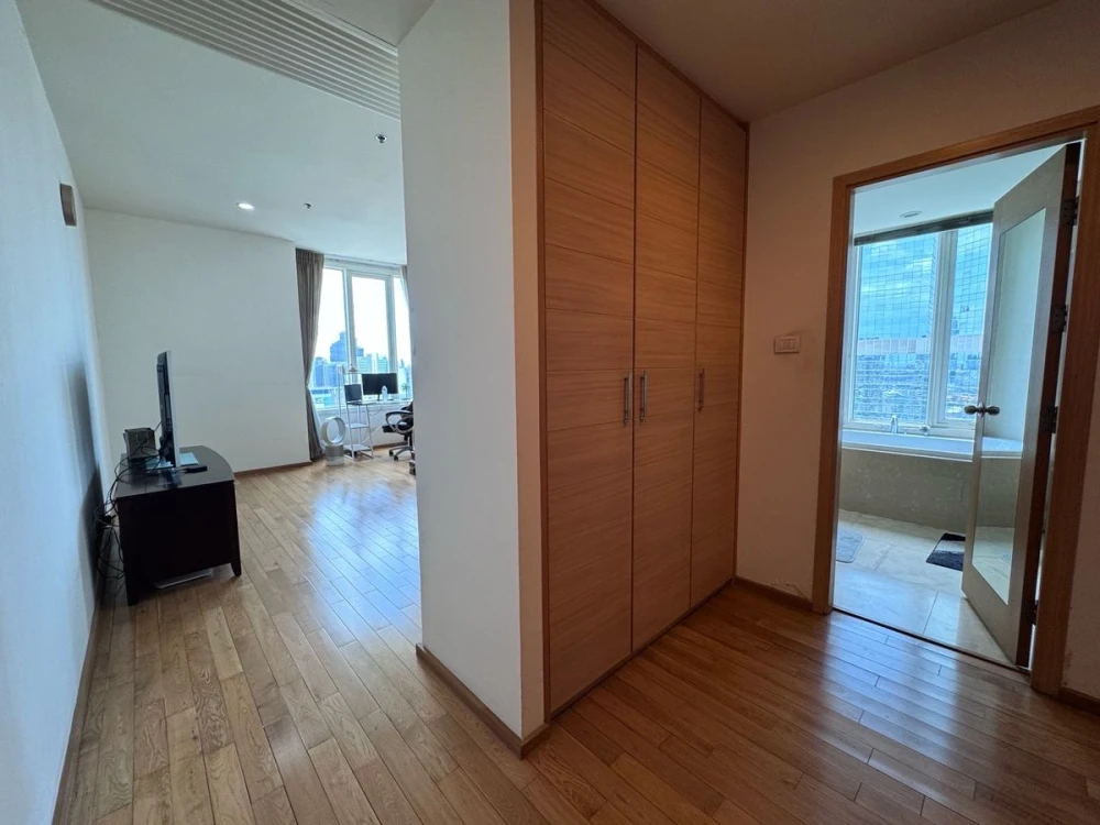 ขาย ดิ เอ็มไพร์ เพลส สาทร 2 ห้องนอน แต่งครบ น่าอยู่ สนใจรีบจอง ด่วนๆ อย่ารอช้า