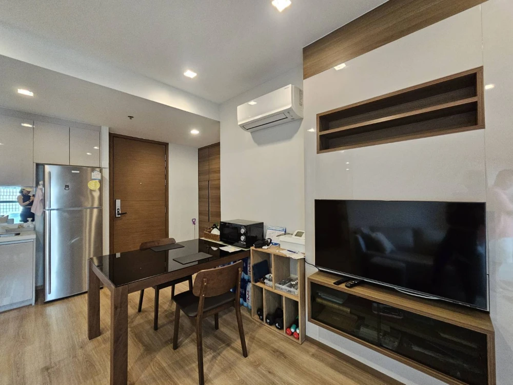 ขาย ดิ แอดเดรส สาทร ** เพิ่งรีโนเวท** 2 ห้องนอน ห้องขนาดกว้างขวาง ห้ามพลาดเด็ดขาด!!