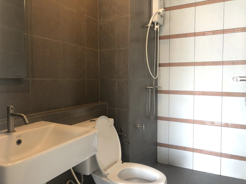 ขาย ดีคอนโด แคมปัส รังสิต เฟส 1  ห้องนอนติดม่านสองชั้น สามารถดึงปิด กันแสงยูวี ติดวอลเปเปอร์ผนัง น่าจองสุดๆ