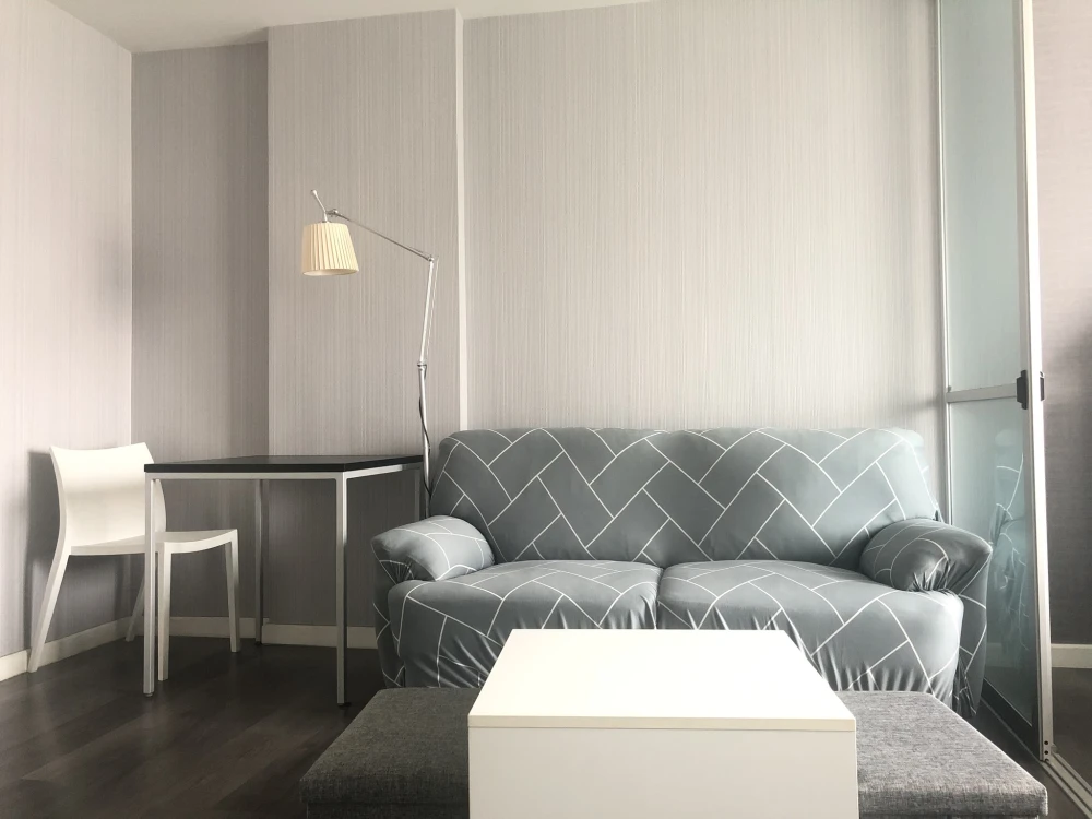 ขาย ดีคอนโด แคมปัส รังสิต เฟส 1  ห้องนอนติดม่านสองชั้น สามารถดึงปิด กันแสงยูวี ติดวอลเปเปอร์ผนัง น่าจองสุดๆ