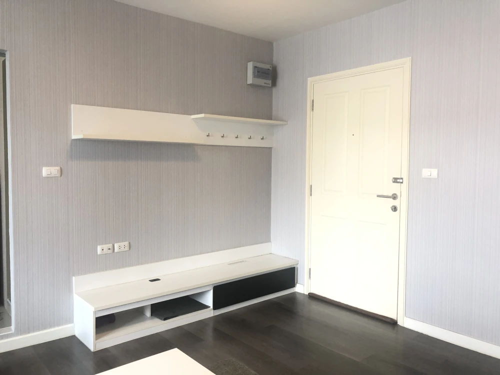 ขาย ดีคอนโด แคมปัส รังสิต เฟส 1  ห้องนอนติดม่านสองชั้น สามารถดึงปิด กันแสงยูวี ติดวอลเปเปอร์ผนัง น่าจองสุดๆ