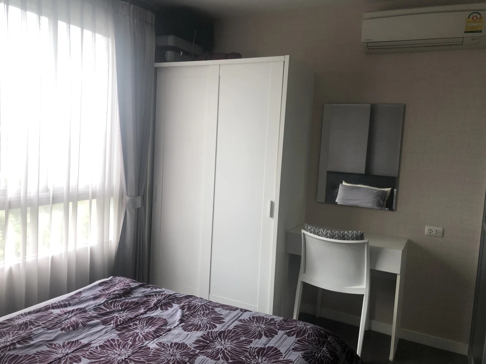 ขาย ดีคอนโด แคมปัส รังสิต เฟส 1  ห้องนอนติดม่านสองชั้น สามารถดึงปิด กันแสงยูวี ติดวอลเปเปอร์ผนัง น่าจองสุดๆ