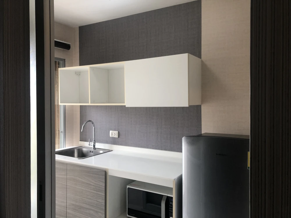 ขาย ดีคอนโด แคมปัส รังสิต เฟส 1  ห้องนอนติดม่านสองชั้น สามารถดึงปิด กันแสงยูวี ติดวอลเปเปอร์ผนัง น่าจองสุดๆ