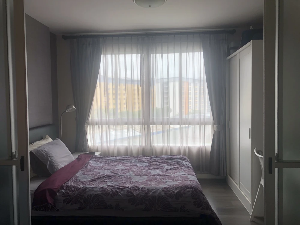 ขาย ดีคอนโด แคมปัส รังสิต เฟส 1  ห้องนอนติดม่านสองชั้น สามารถดึงปิด กันแสงยูวี ติดวอลเปเปอร์ผนัง น่าจองสุดๆ