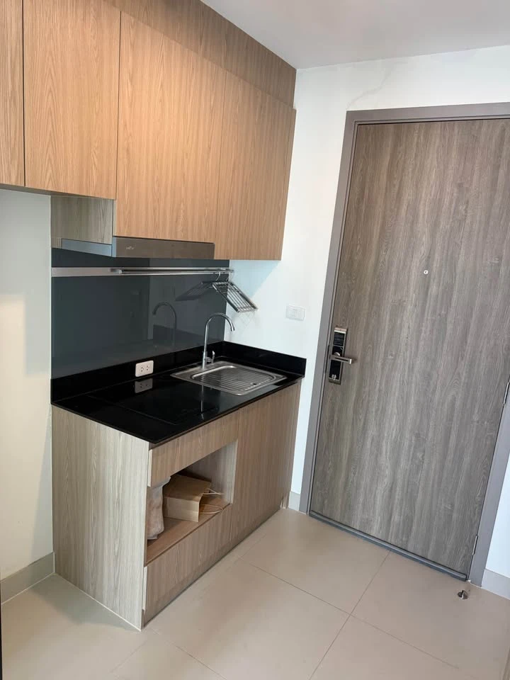 ขาย นิช โมโน เจริญนคร มี 1 ห้องนอน 1 ห้องน้ำ 1 ห้องเอนกประสงค์ และ Walk in closet  พร้อมอยู่
