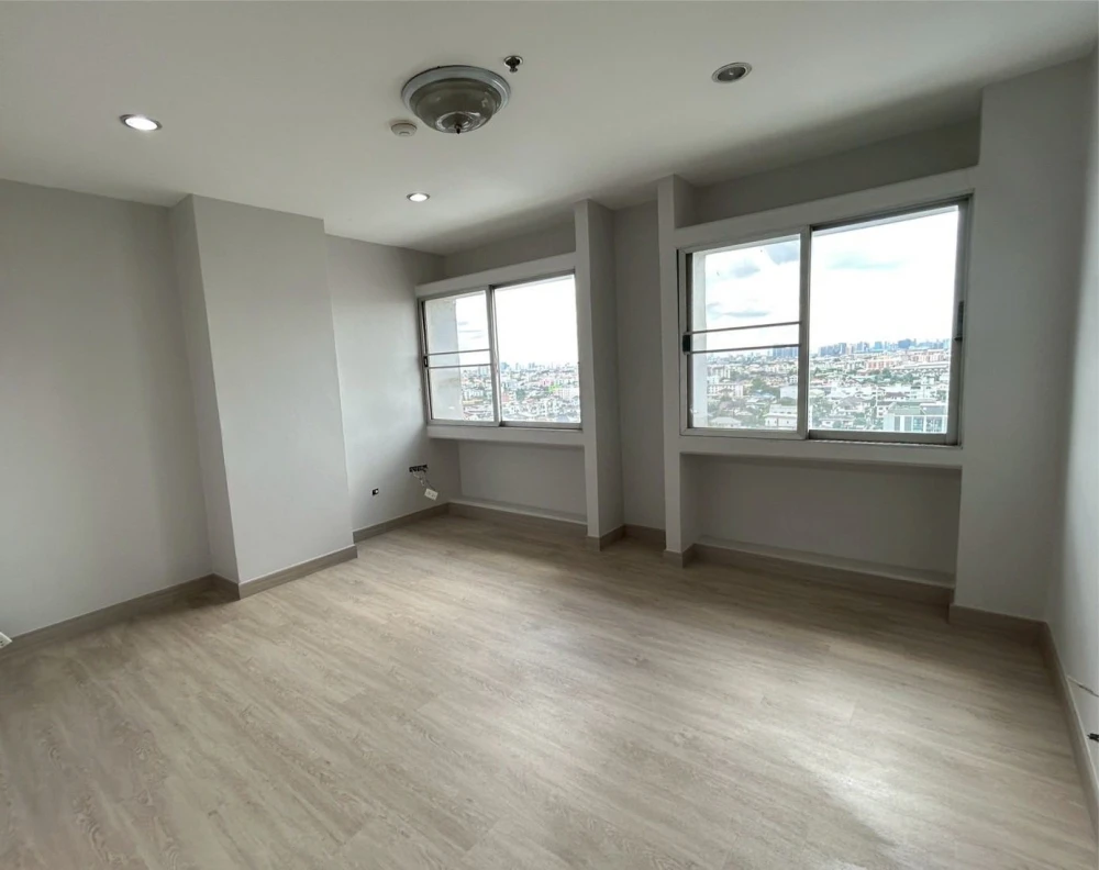 ขาย ป.ธนา ทาวเวอร์ ชั้น 4 ห้องใกล้สระว่ายน้ำ คอนโด ทำเลดี ใกล้ MRT โชคชัย 4 รีบจับจองเลยจ้า