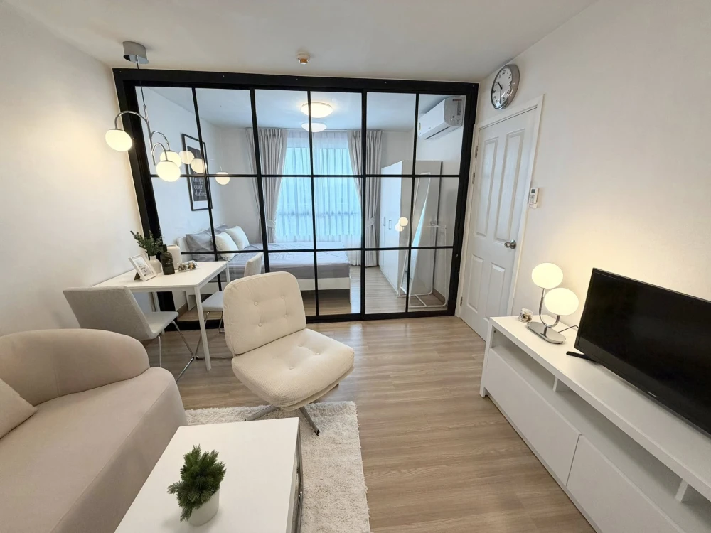 ขาย พลัมคอนโด พหลโยธิน 89 เฟส1  ตกแต่ง “มินิมอล สไตล์” พร้อมอยู่ กั้นกระจกห้องนอนให้  กระเป๋าใบเดียวเข้าอยู่ได้เลย ไม่ต้องซื้ออะไรเพิ่มแล้ว