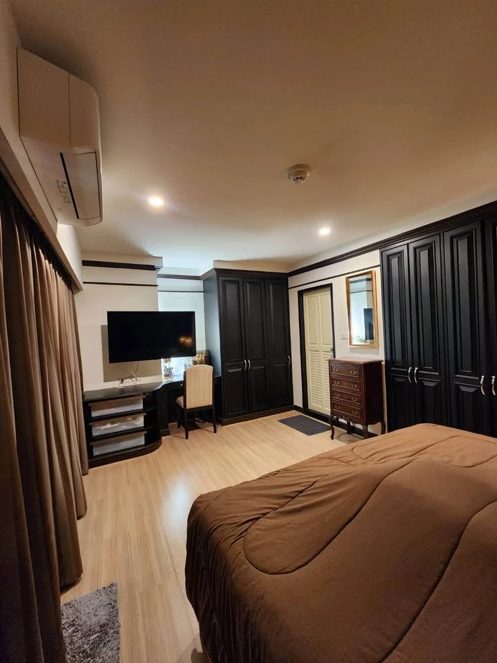 ขาย ฟลอร่า วิลล์ ห้องกว้างสุดๆ ให้ความรู้สึกเหมือนอยู่บ้าน Build In Furniture ไม้ทั้งหลัง วิวโล่ง ไม่มีตึกบัง จองเลย