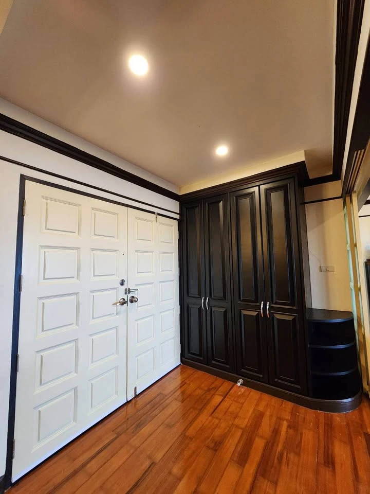 ขาย ฟลอร่า วิลล์ ห้องกว้างสุดๆ ให้ความรู้สึกเหมือนอยู่บ้าน Build In Furniture ไม้ทั้งหลัง วิวโล่ง ไม่มีตึกบัง จองเลย