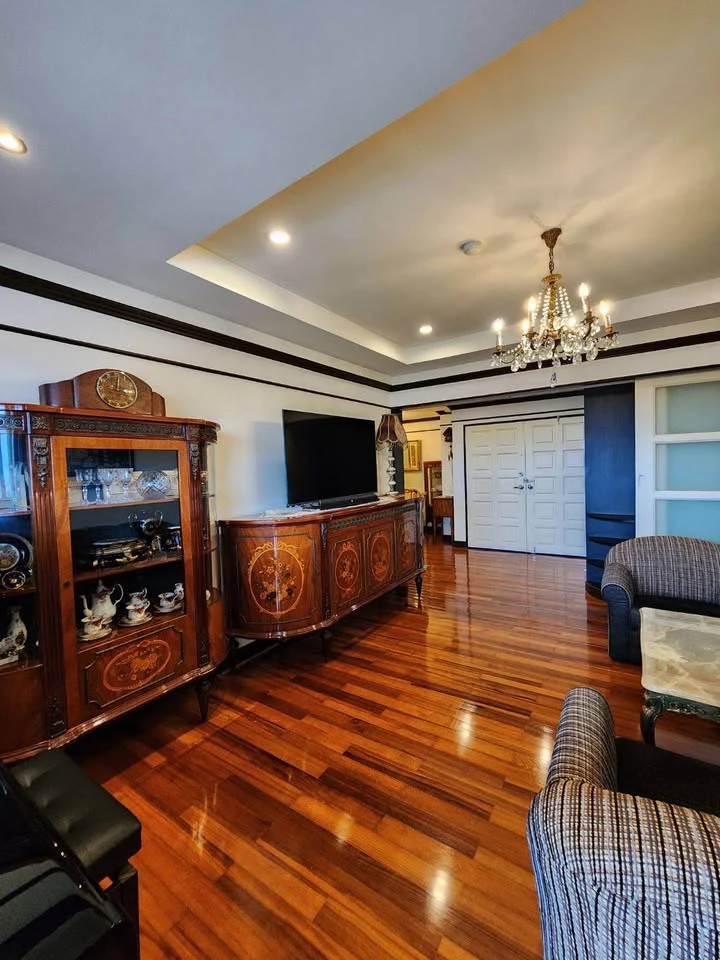 ขาย ฟลอร่า วิลล์ ห้องกว้างสุดๆ ให้ความรู้สึกเหมือนอยู่บ้าน Build In Furniture ไม้ทั้งหลัง วิวโล่ง ไม่มีตึกบัง จองเลย