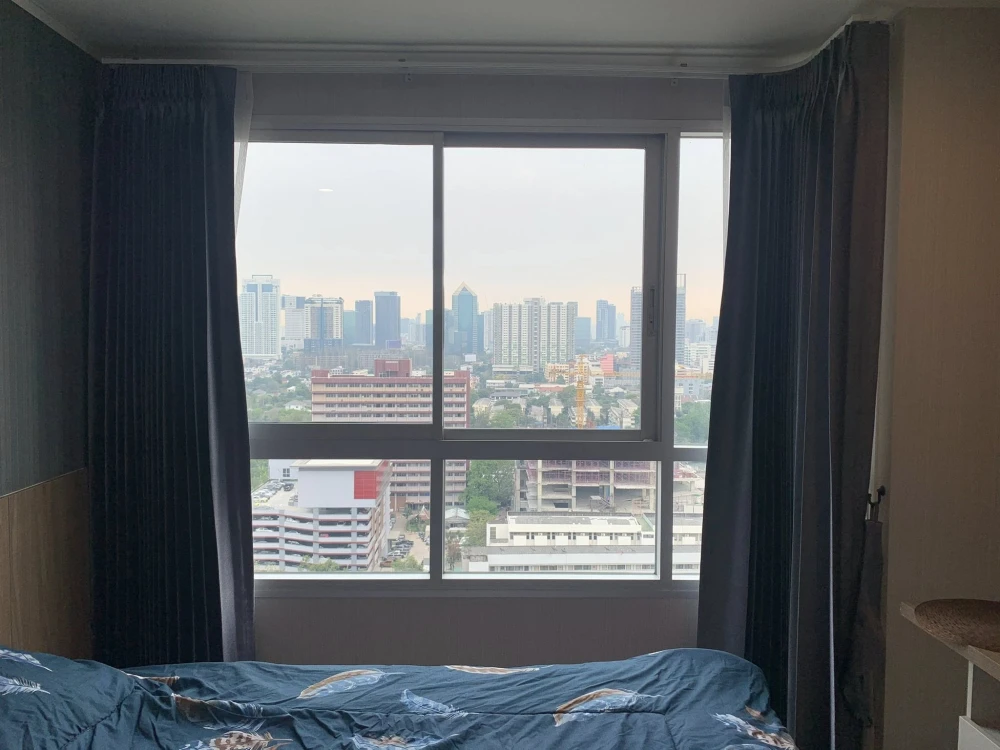 ขาย ยู ดีไลท์ รัชวิภา ห้องอยู่ชั้นสูงมาก ติดวอลเปเปอร์ทั้งห้อง เฟอร์นิเจอร์ครบ พร้อมอยู่ได้เลย