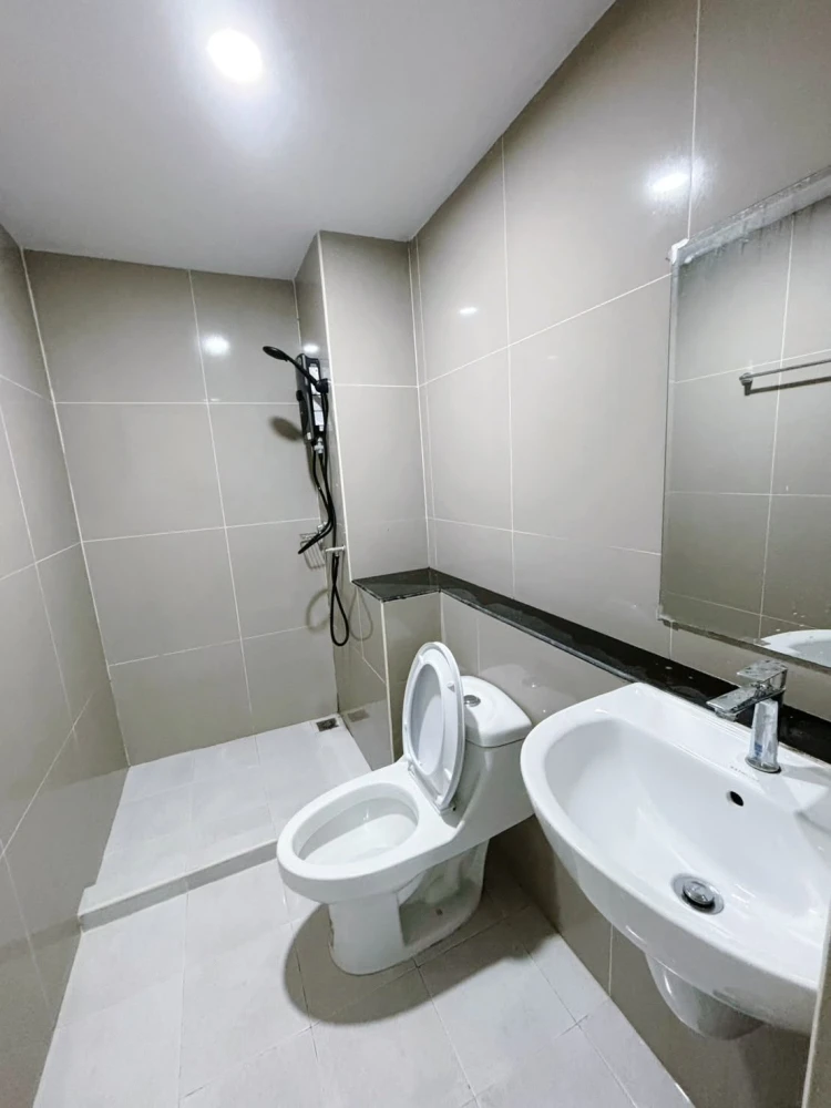 ขาย รอยัล ฮิลล์ รีสอร์ท บ่อวิน ห้องสวย ทำเลดี ใกล้แหล่งช้อปปิ้ง เฟอร์นิเจอร์ครบ มาแต่ตัวเข้าอยู่ได้เลย