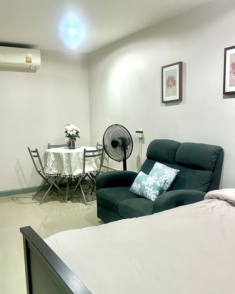 ขาย รีเจ้นท์โฮม 4 สุขุมวิท 85 ชั้นที่4 ห้องสตูดิโอ คอนโด เดินทางไปไหนมาไหนสะดวก ใกล้รถไฟฟ้า หาของกินง่าย ต้องจอง