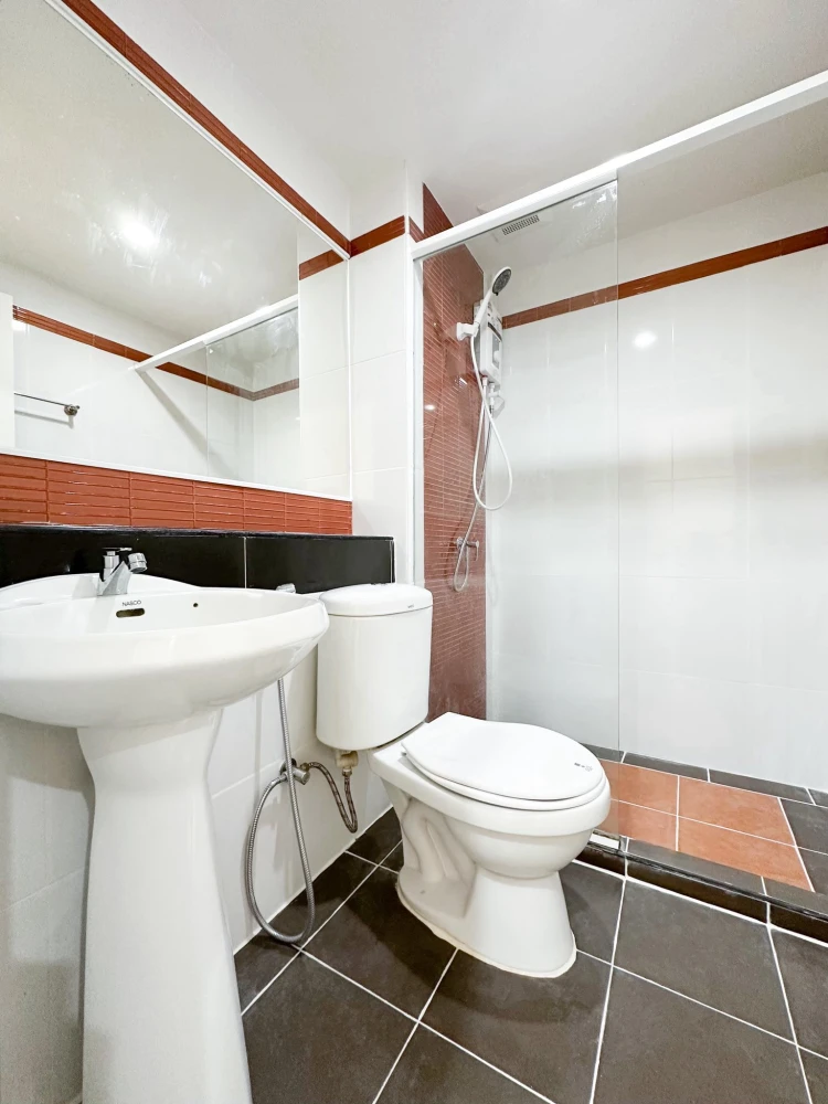 ขาย รีเจ้นท์ โฮม 6 ประชาชื่น ตึก B ชั้น 2 ตกแต่งสวยน่าอยู่มากๆ พร้อมเฟอร์นิเจอร์ครบชุด ไม่จองไหวหรอ