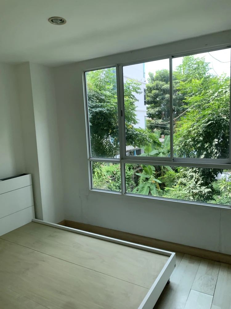 ขาย ลีโว ลาดพร้าว 18 ห้องอยู่ชั้น 2 สะอาด โปร่งโล่ง น่าอยู่มากๆ สนใจจองเลย